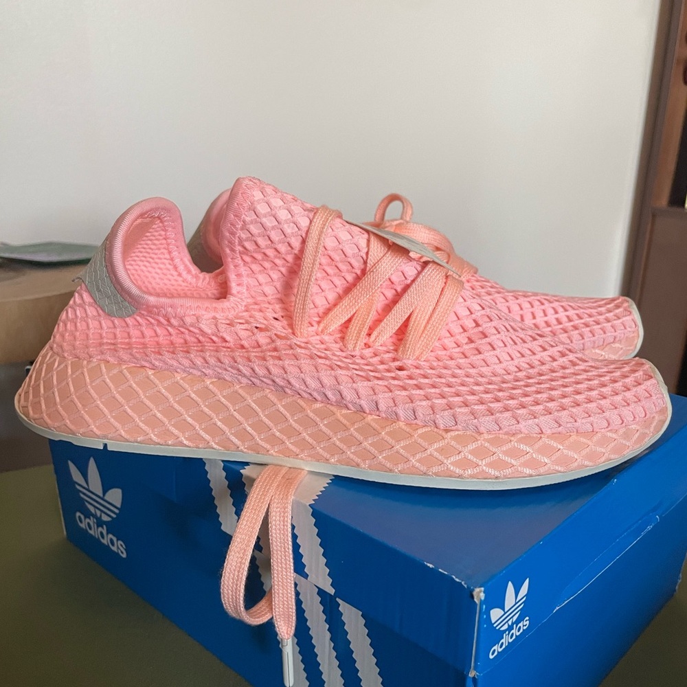 NWT Adidas Deerupt runner originals sneakers